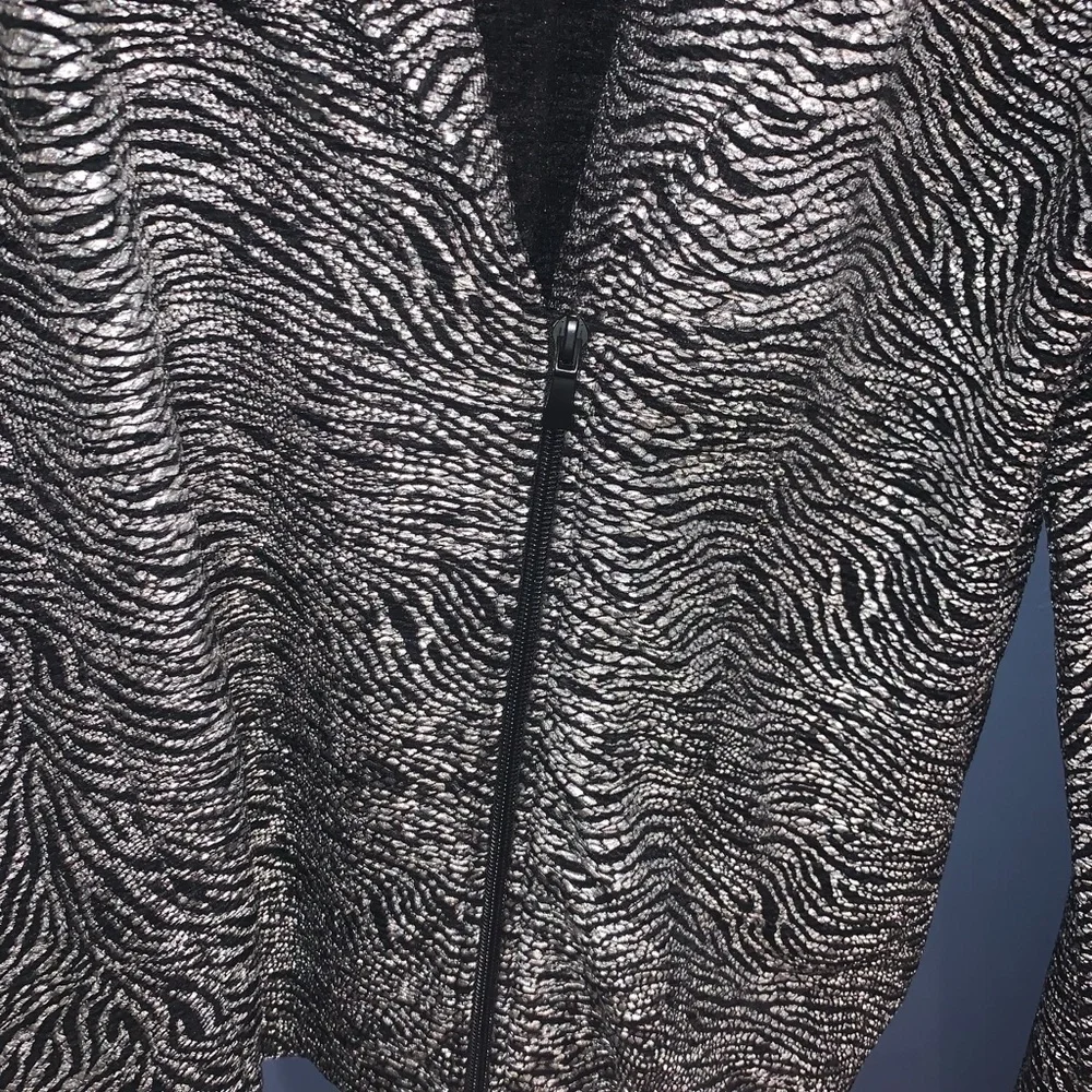 Chicos jacket size 2 - Picture 4 of 8